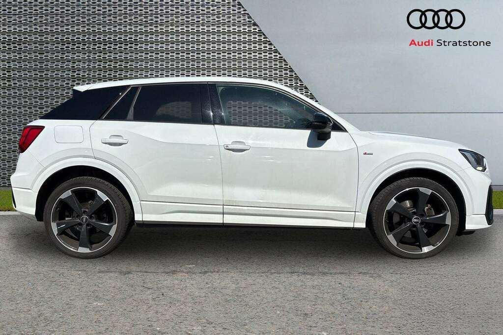 Audi Q2 35 Tfsi Black Edition S Tronic 2021 VF21LYD White #3