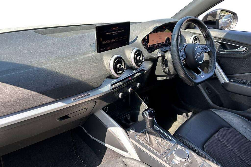 Audi Q2 35 Tfsi Black Edition S Tronic 2021 VF21LYD White #2