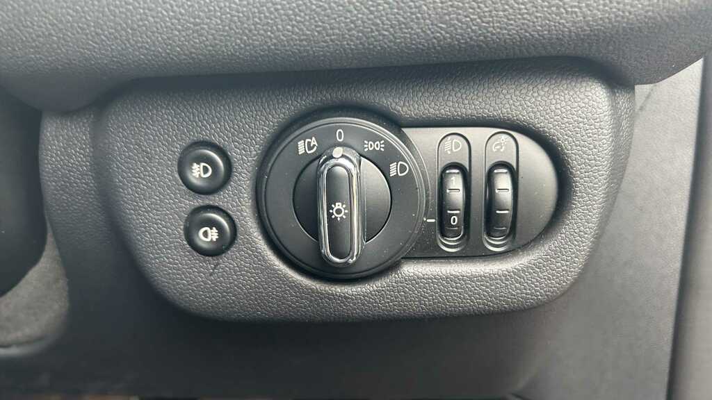 Mini Clubman 1.5 Cooper Exclusive Premium 6Dr Grey #24