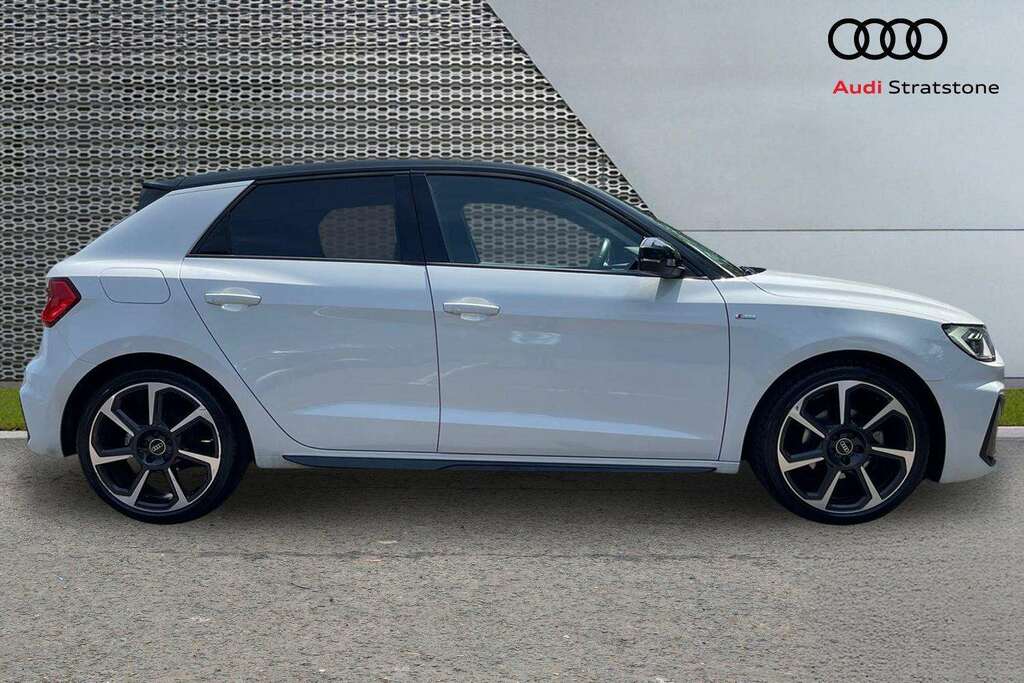 Audi A1 30 Tfsi 110 Black Edition 2023 LM73HBJ White #4