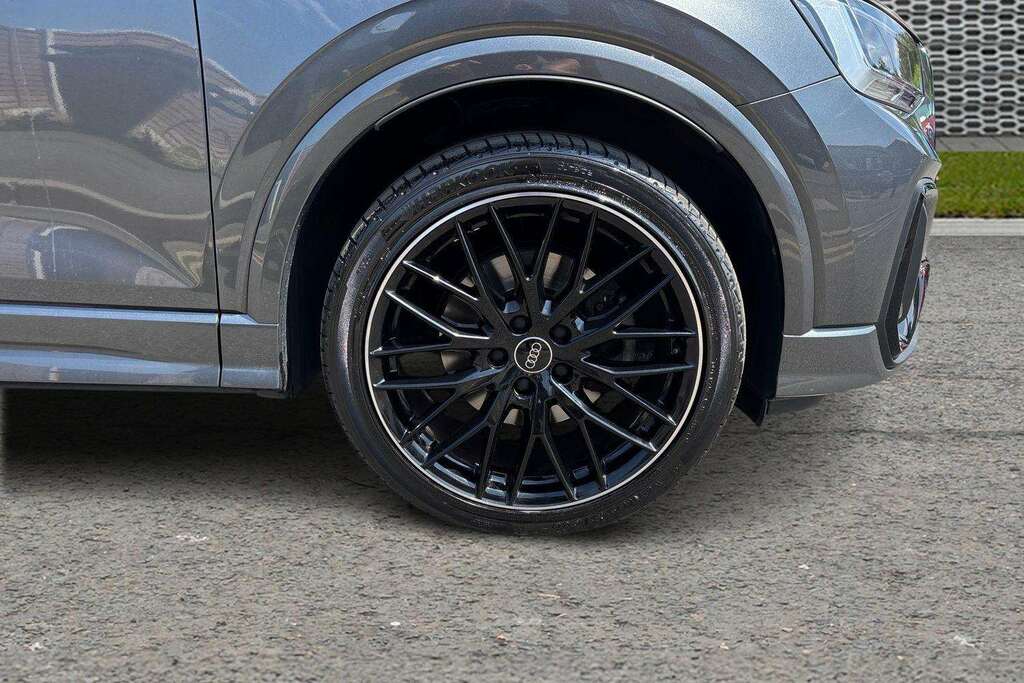Audi Q2 30 Tfsi Black Edition 2023 BP23WXT Grey #5