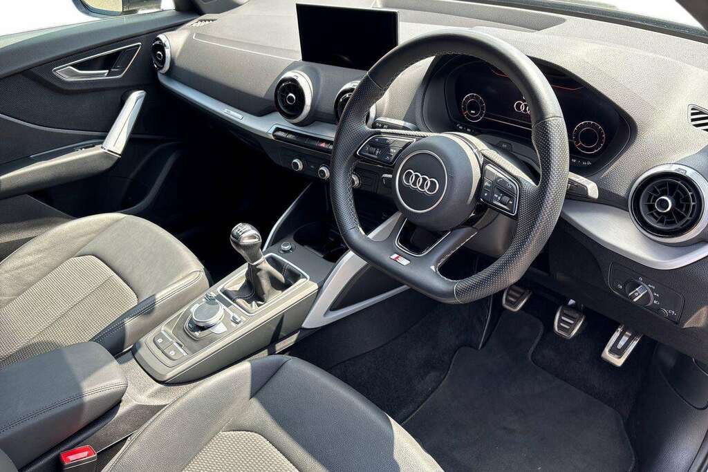 Audi Q2 30 Tfsi Black Edition 2023 BP23WXT Grey #6