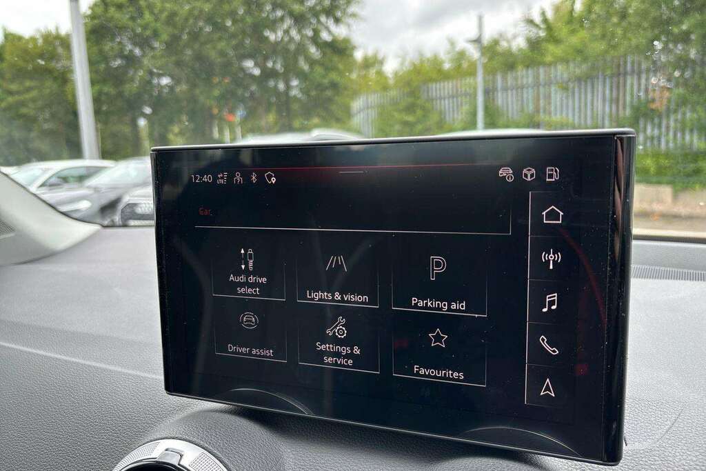 Audi Q2 Audi Estate 35 Tfsi Black Edition S Tronic Blue #39