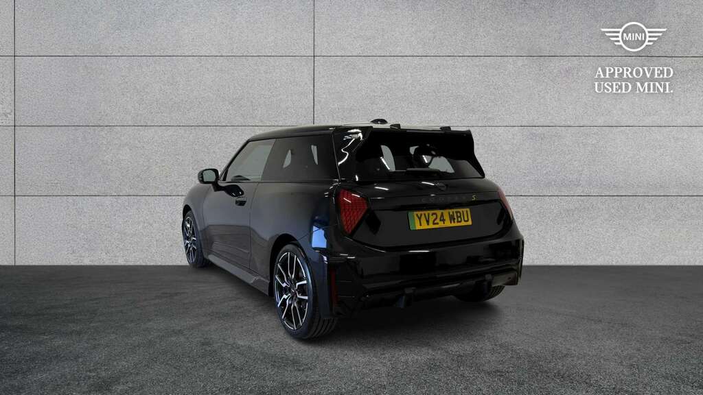 Mini Hatch 160Kw Se Sport 54Kwh 2024 YV24WBU Black #3