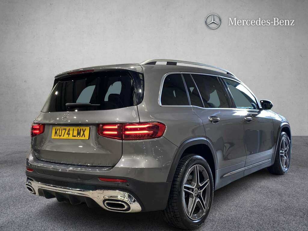 Mercedes-Benz GLB Class 1.3 Glb200h Mhev Amg Line Premium Suv #8