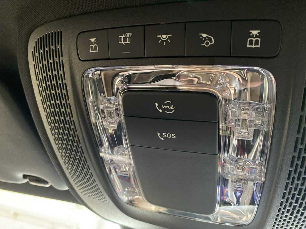 Mercedes-Benz GLB Class 1.3 Glb200h Mhev Amg Line Premium Suv #38