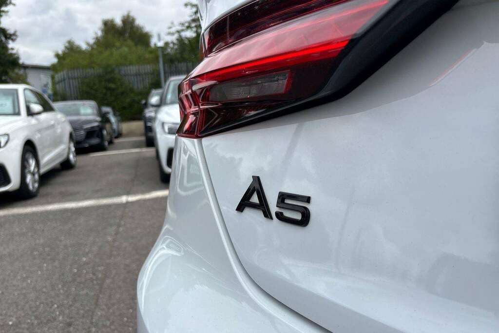 Audi A5 35 Tfsi Black Edition S Tronic 2023 White #4
