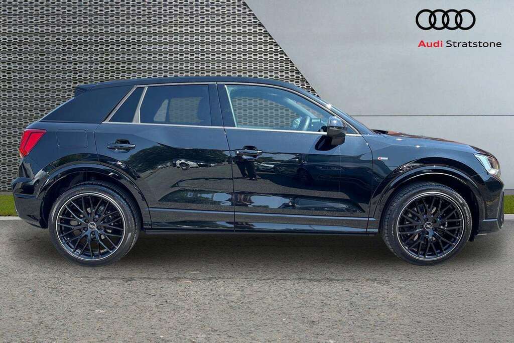 Audi Q2 35 Tfsi Black Edition S Tronic 2025 BL75KFK #4