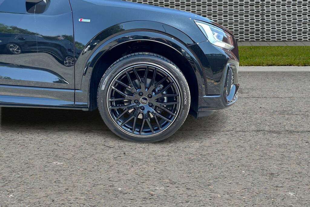 Audi Q2 35 Tfsi Black Edition S Tronic 2025 BL75KFK #5