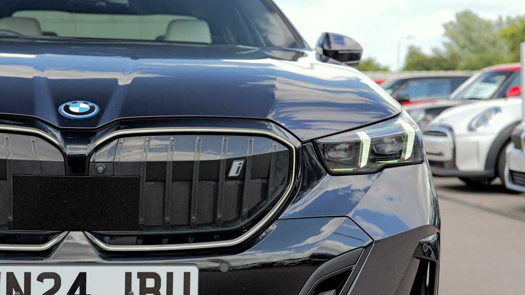 BMW i5 250Kw Edrive40 M Sport 84Kwh Grey #7
