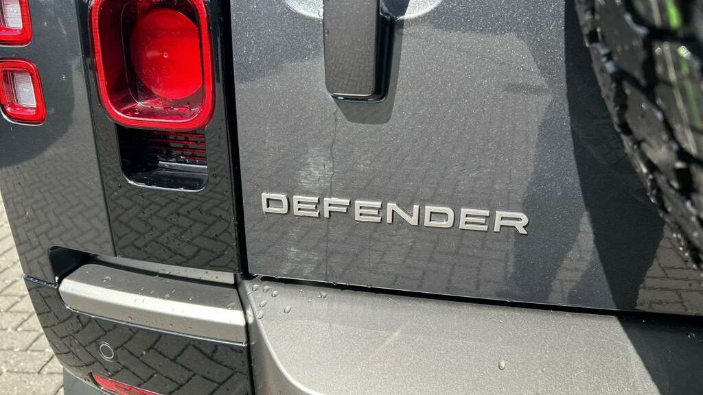 Land Rover Defender 90 5.0 P525 V8 Carpathian Edition 90 Grey #24