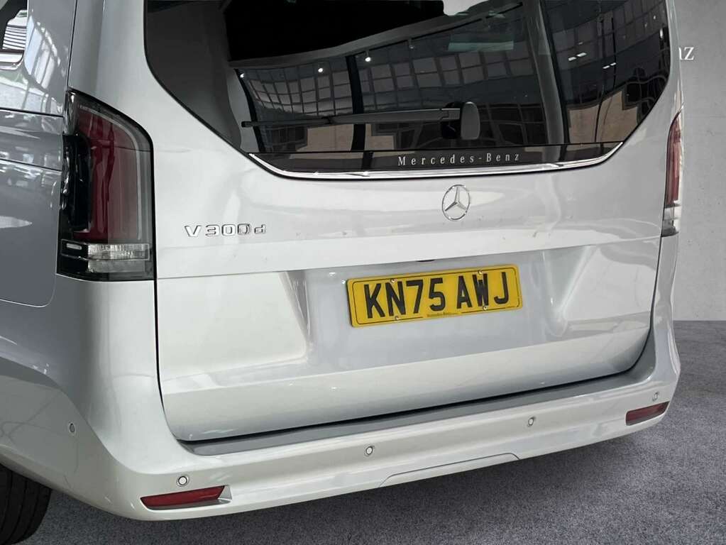Mercedes-Benz V Class V300 D Prem Amg Line 9G-tronic Ex Long7 St Black #10