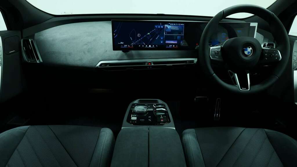 BMW iX 300Kw Xdrive45 M Sport 101Kwh 2026 YN26EKR Black #4