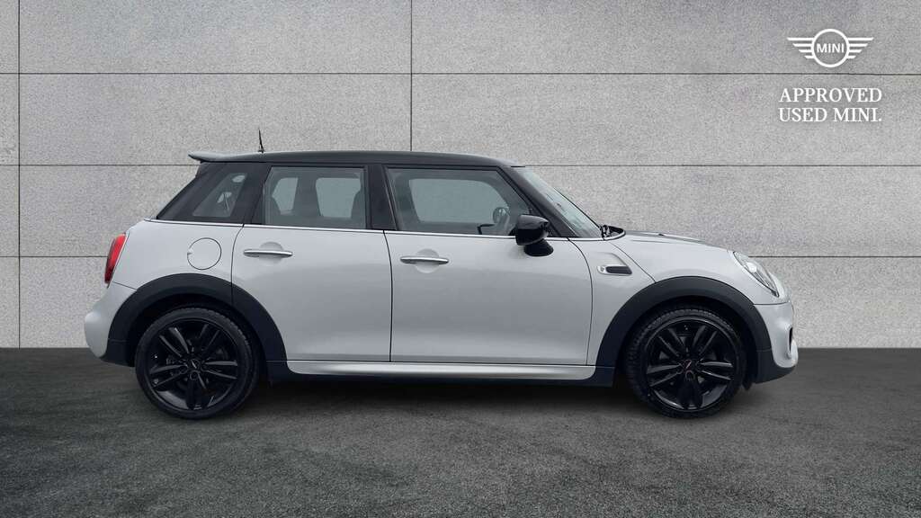 Mini Hatch 1.5 Cooper Sport II 2019 YR69AJY White #2
