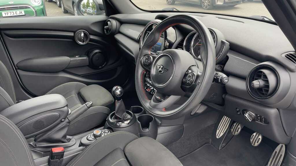 Mini Hatch 1.5 Cooper Sport II 2019 YR69AJY White #6