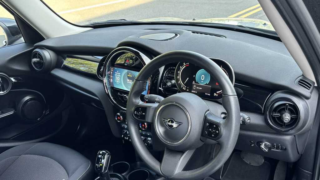Mini Hatch 1.5 Cooper Classic II 2023 Silver #3