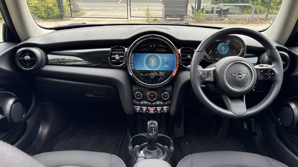 Mini Hatch 1.5 Cooper Classic 2023 FL73KHK White #4