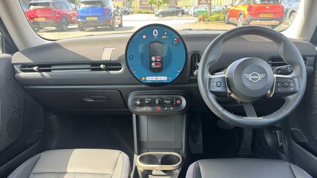 Mini Hatch 1.5 C Classic 2024 YG24PND Black #4