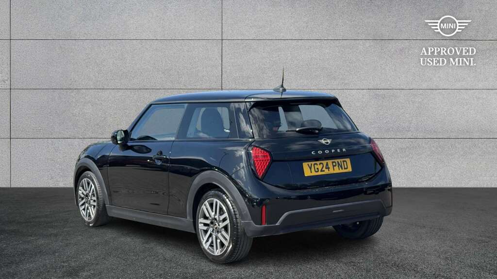 Mini Hatch 1.5 C Classic 2024 YG24PND Black #2