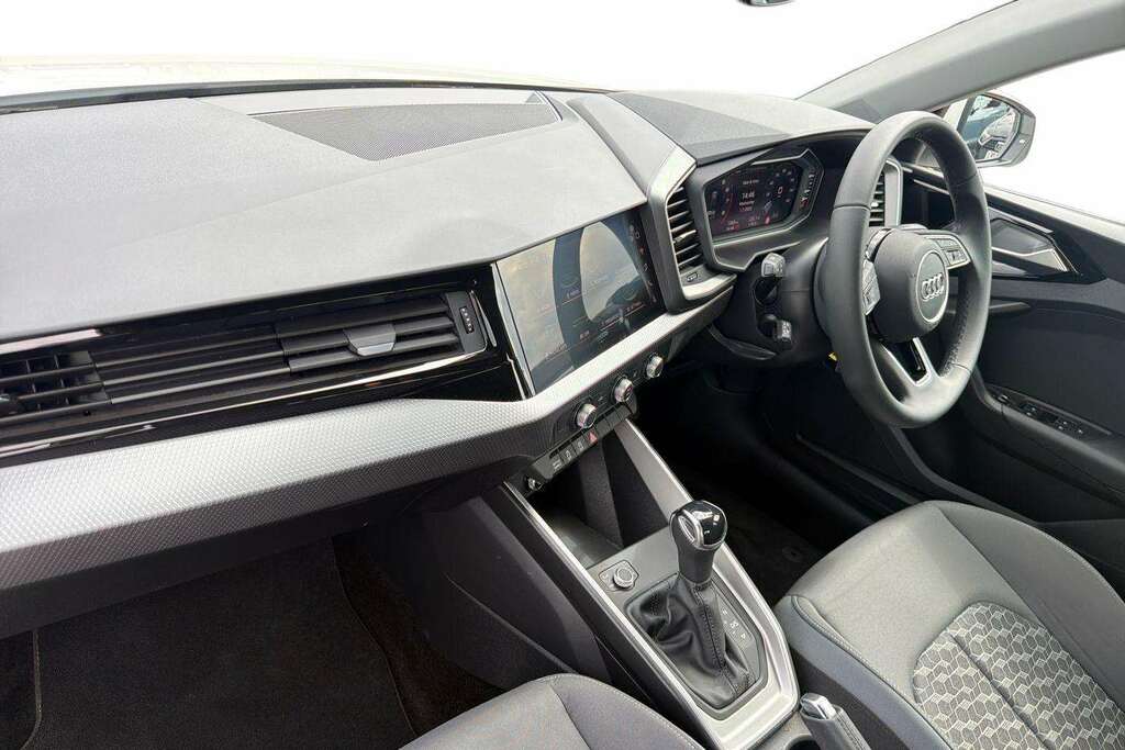 Audi A1 30 Tfsi Sport S Tronic 2025 KU75ZBD White #2