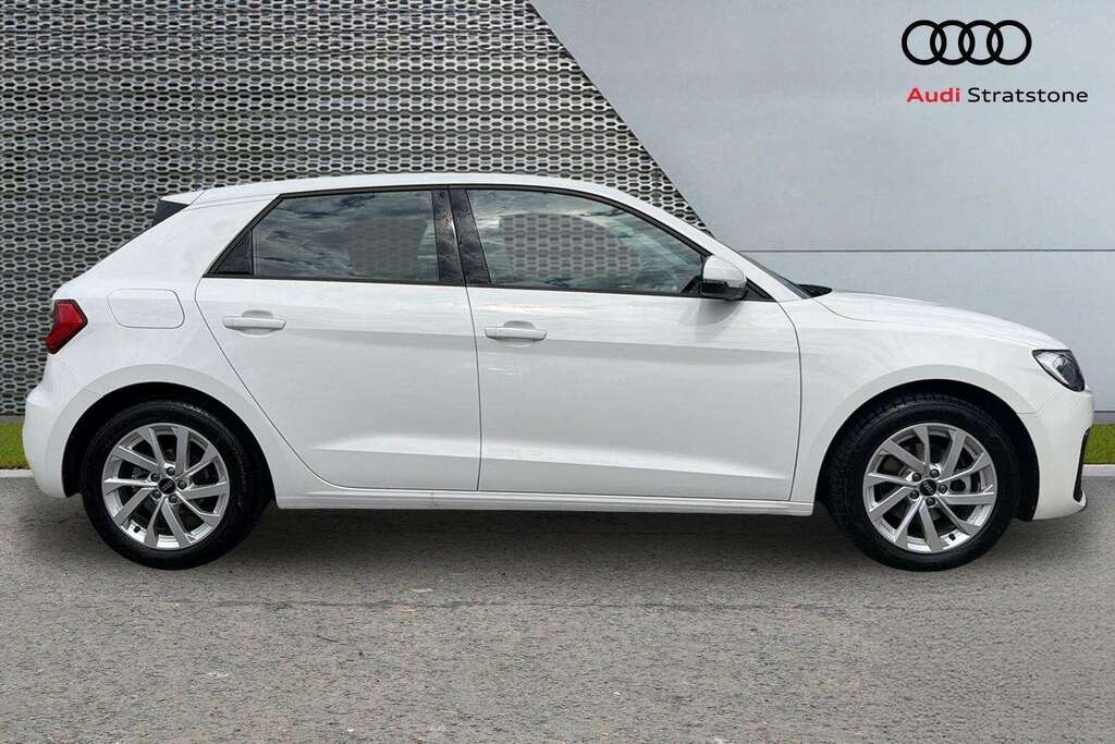 Audi A1 30 Tfsi Sport S Tronic 2025 KU75ZBD White #3