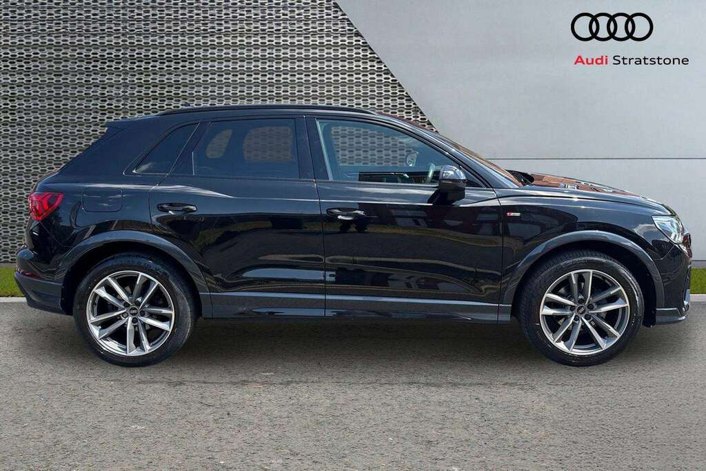 Audi Q3 35 Tfsi Black Edition 2022 Black