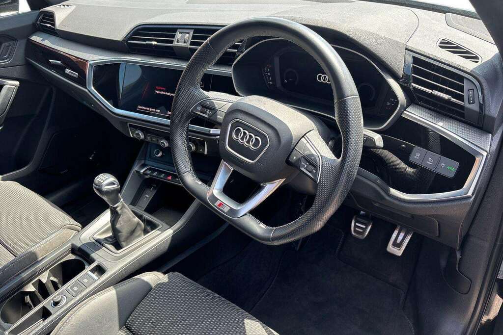 Audi Q3 35 Tfsi Black Edition 2022 BK72TZB Black #3