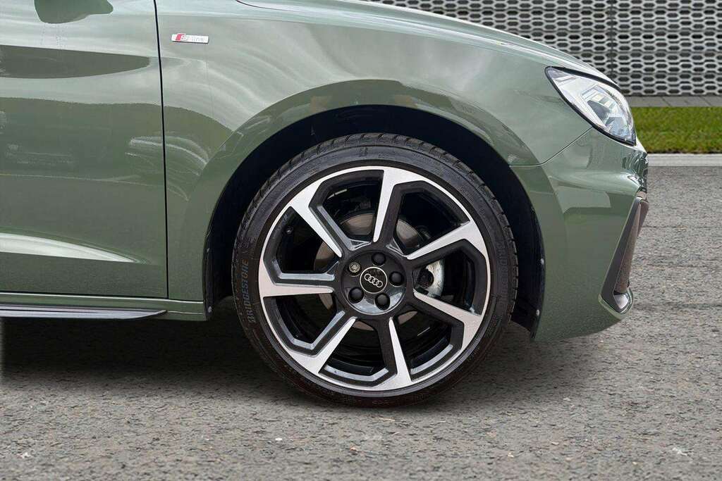 Audi A1 35 Tfsi Black Edition S Tronic 2025 KJ25TXH Green #5