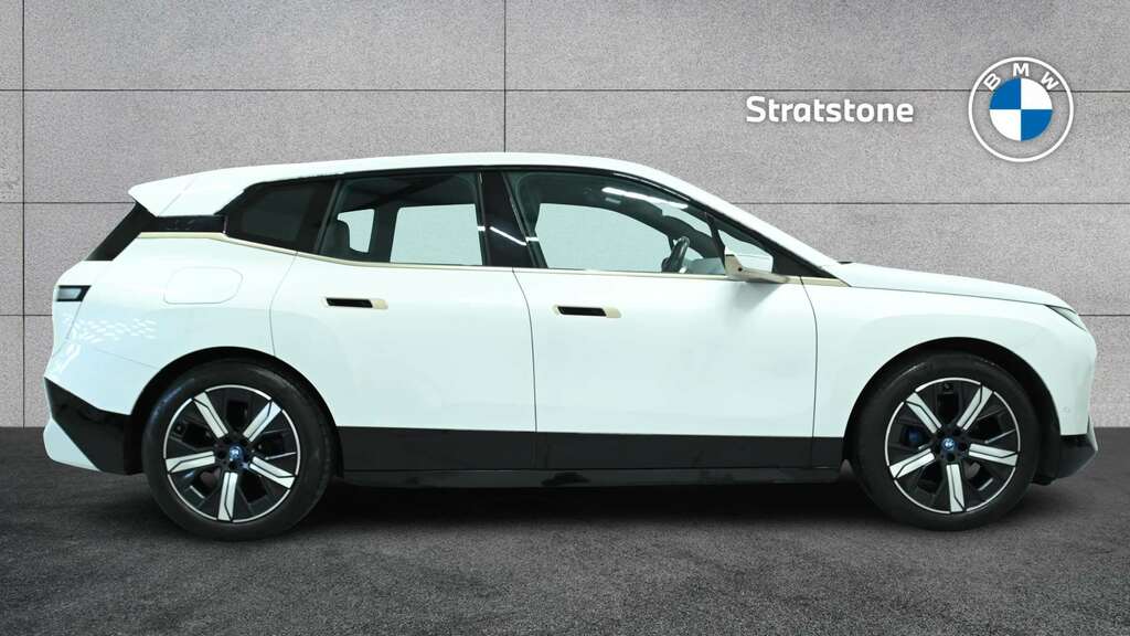 BMW iX 240Kw Xdrive40 M Sport 76.6Kwh 2022 White #3
