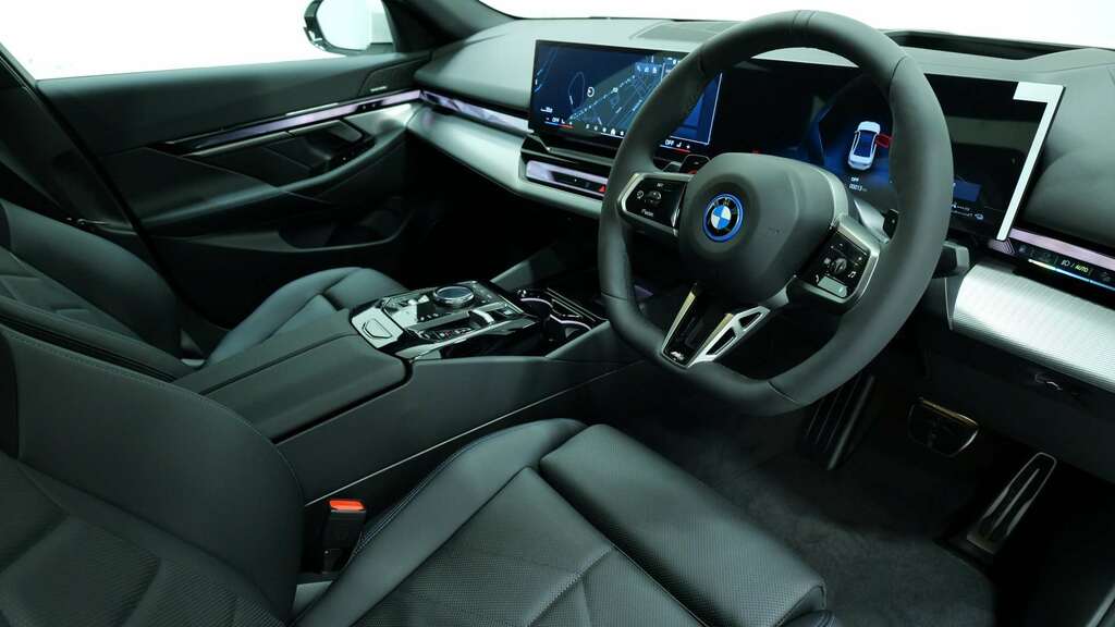 BMW 5 Series 530E M Sport 2026 YP26XMY White #6