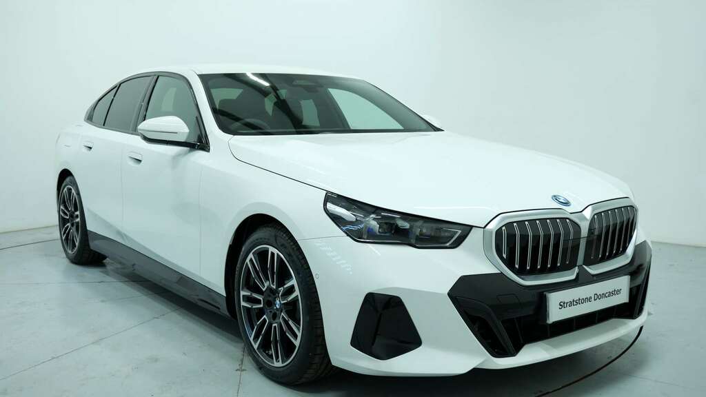 BMW 5 Series 530E M Sport 2026 White