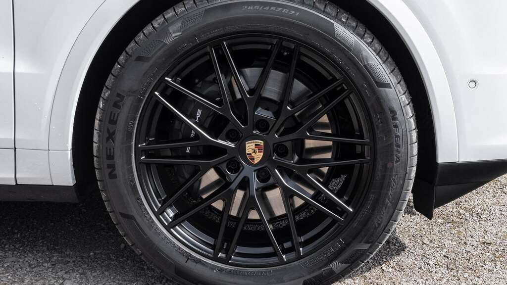 Porsche Cayenne E-hybrid Black Edition 2026 2026 White #6