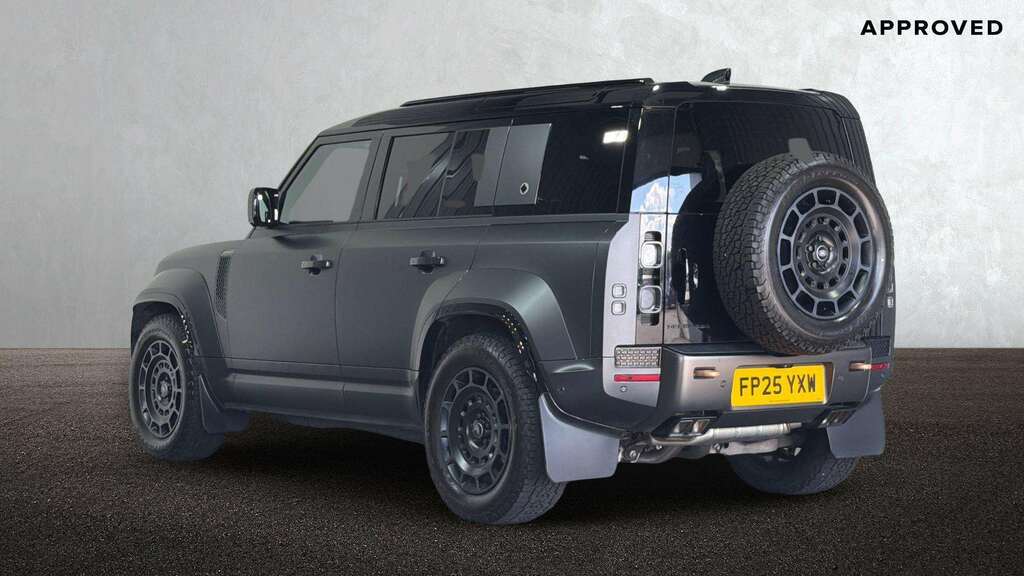 Land Rover Defender 110 4.4 P635 Octa Edition One 110 2025 Grey #2