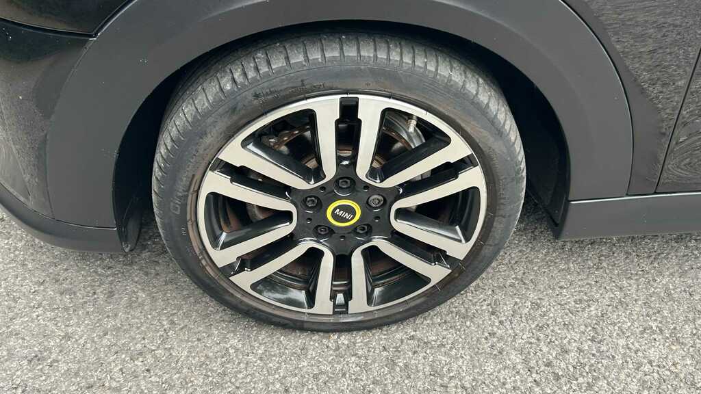 Mini Hatch 135Kw Cooper S Level 2 33Kwh 2021 RJ71BBV Black #2