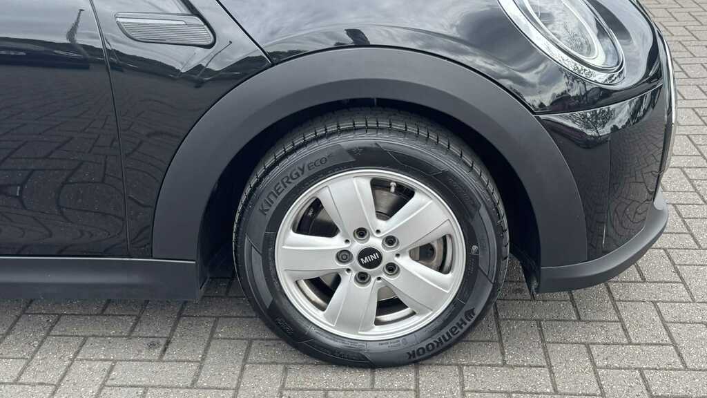 Mini Hatch 1.5 Cooper Classic 2023 YH23GZB Black #3