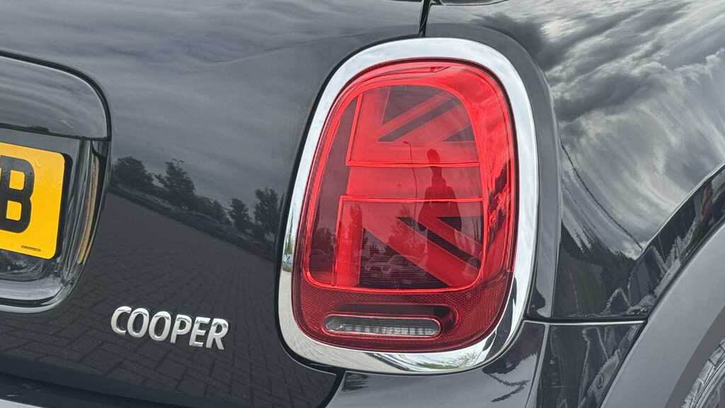 Mini Hatch 1.5 Cooper Classic 2023 YH23GZB Black #6