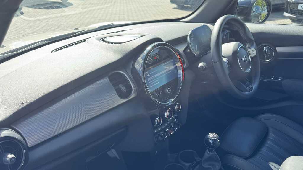 Mini Hatch 1.5 Cooper Exclusive Premium 2023 YB23FLC Grey #4