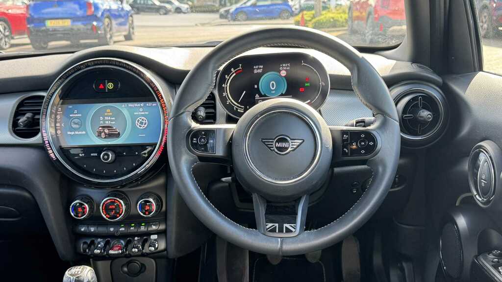 Mini Hatch 1.5 Cooper Exclusive Premium 2023 YB23FLC Grey #2