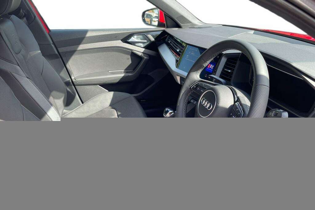 Audi A1 35 Tfsi S Line S Tronic 2026 LL26FXF Red #5