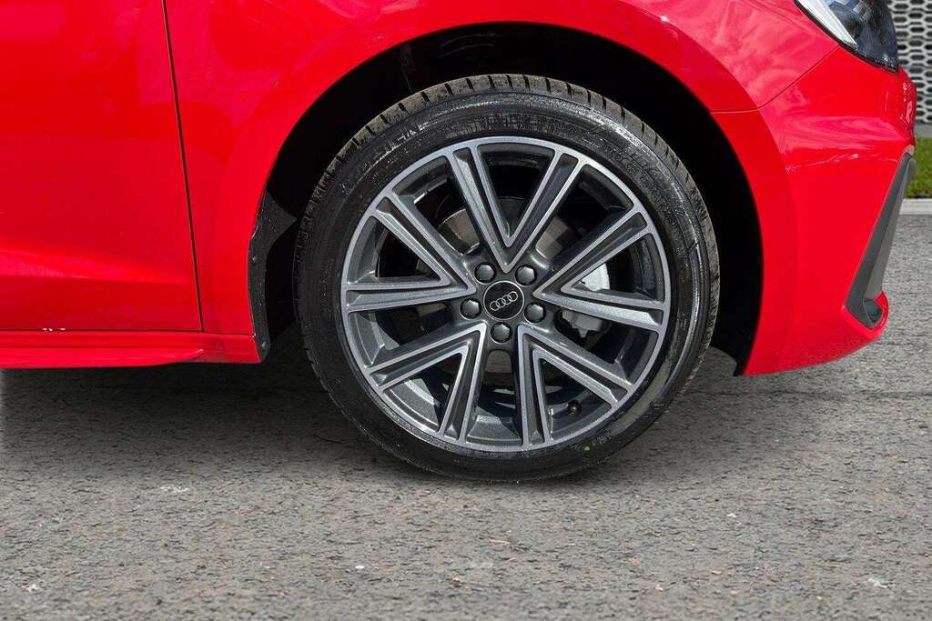 Audi A1 35 Tfsi S Line S Tronic 2026 LL26FXF Red #4