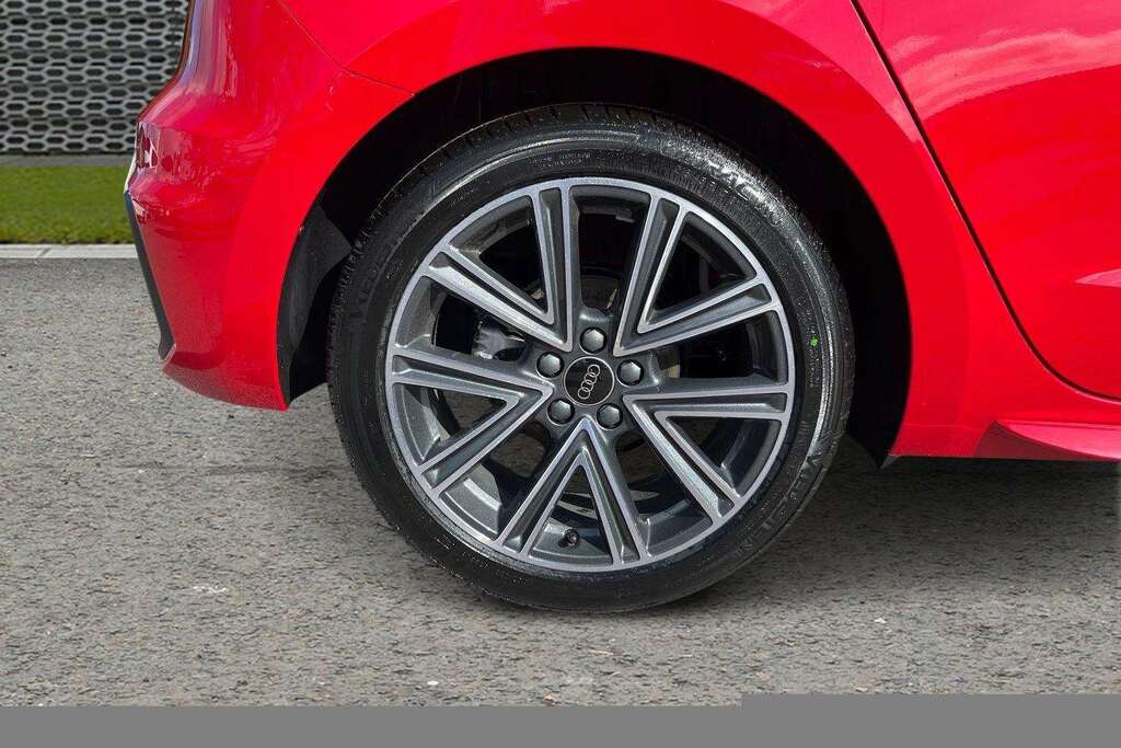 Audi A1 35 Tfsi S Line S Tronic 2026 LL26FXF Red #6