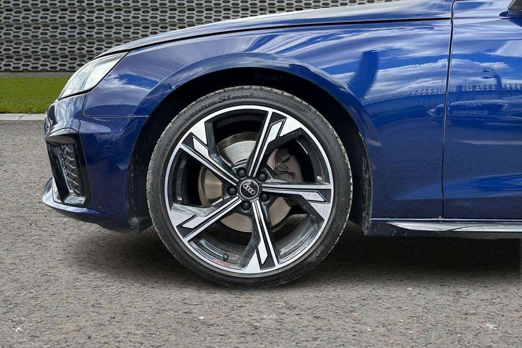 Audi A4 35 Tfsi Black Edition S Tronic 2023 Blue #3