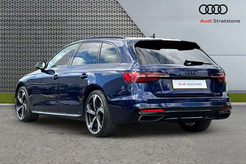 Audi A4 35 Tfsi Black Edition S Tronic 2023 Blue #2