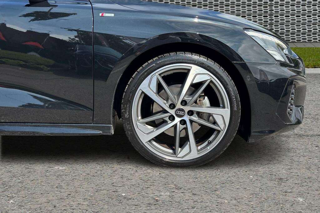 Audi A3 35 Tdi Black Edition S Tronic 2023 RA23FSC Black #4