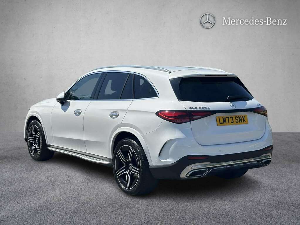 Mercedes-Benz GLC Class 220D 4Matic Amg Line Premium 9G-tronic 2023 White