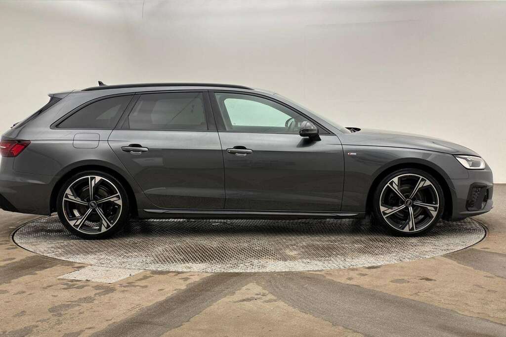 Audi A4 35 Tfsi Black Edition S Tronic 2023 Grey #3