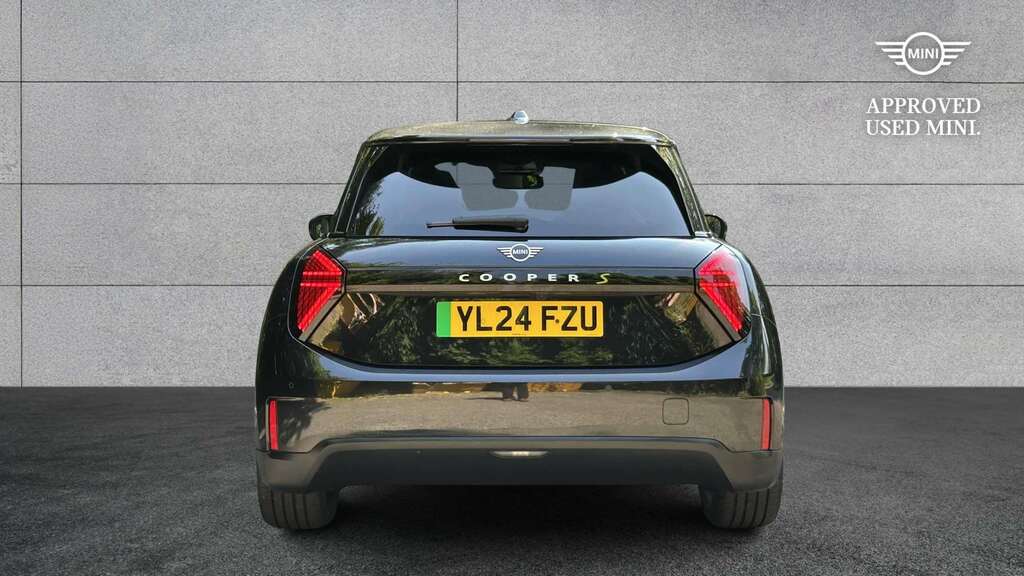 Mini Hatch 160Kw Se Exclusive Level 3 54Kwh 2024 YL24FZU Black #2