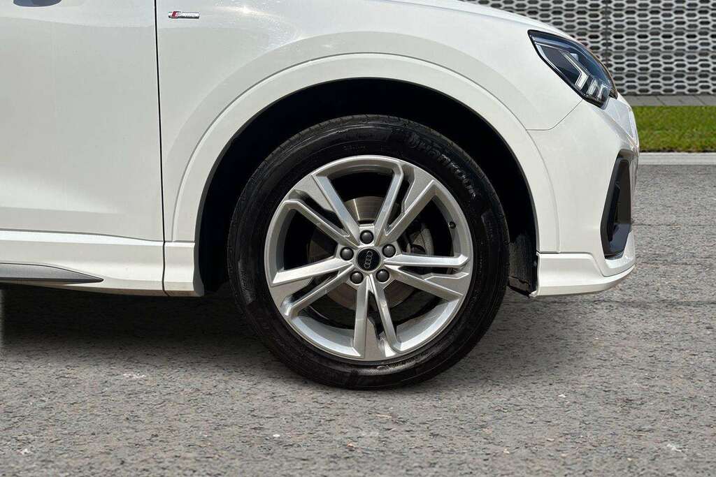 Audi Q3 35 Tfsi S Line S Tronic Leather 2024 LR74XFJ #3