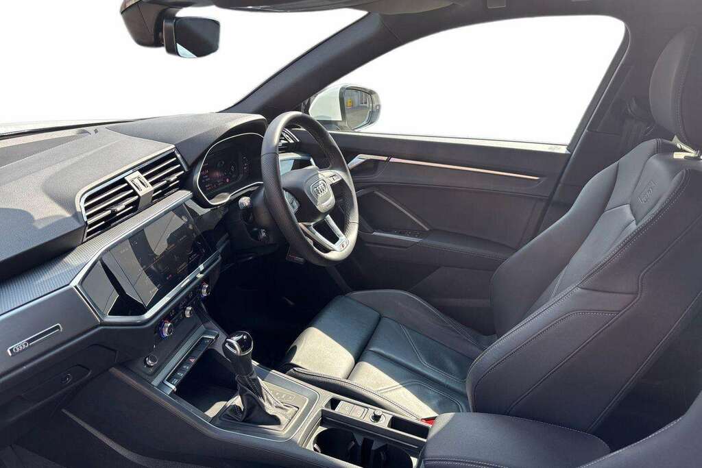 Audi Q3 35 Tfsi S Line S Tronic Leather 2024