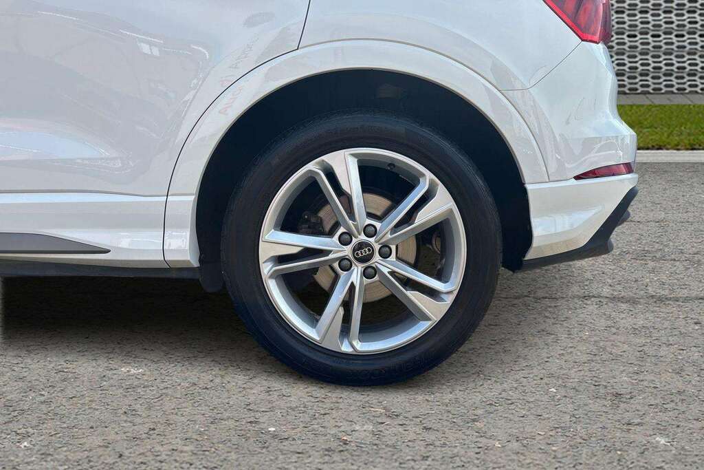 Audi Q3 35 Tfsi S Line S Tronic Leather 2024 LR74XFJ #5